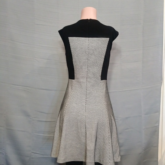 Trina Turk sleeveless black sz 6 - Picture 2 of 4